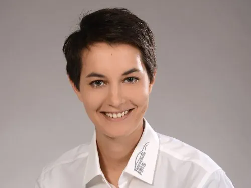 Gabriela „Ela“ Titz, Büro & Beratung